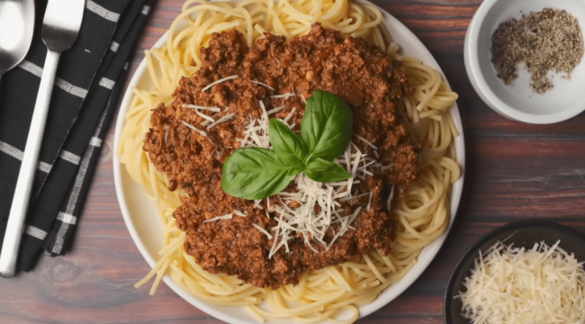 The Best Vegan Spaghetti Bolognese Recipe - Spicyum
