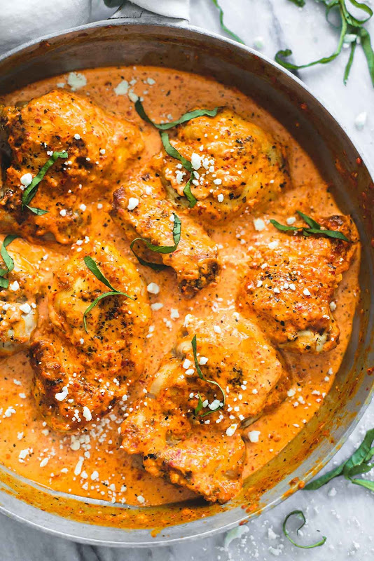 One Pan Mediterranean Chicken with Roasted Red Pepper Sauce #Recipe