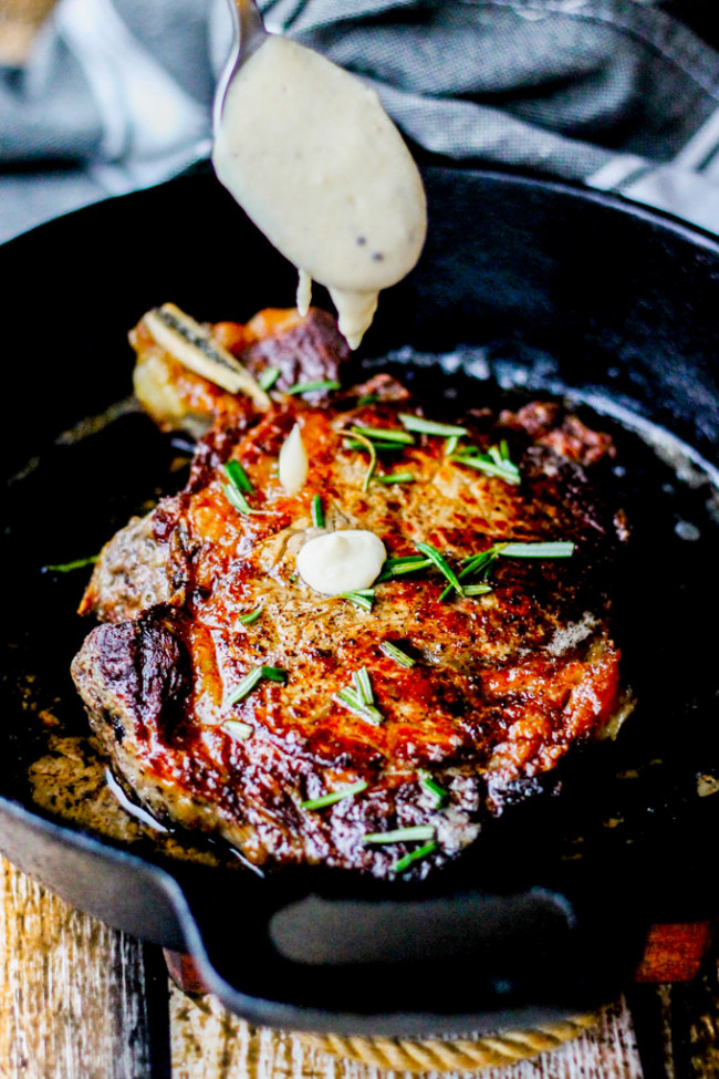 pan-seared ribeye with cracked pepper and mahon-menorca cheese sauce