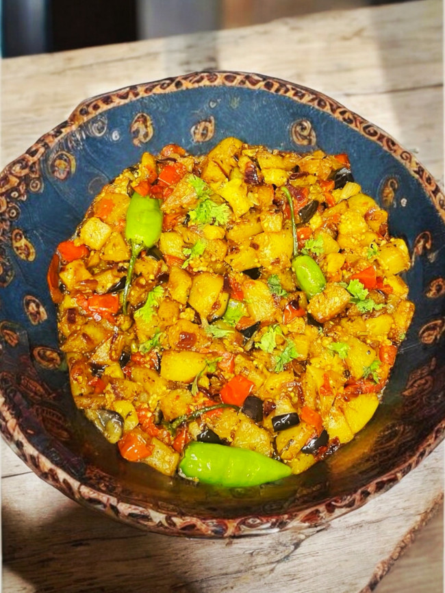 Aloo Baingan Recipe | Eggplant Potato Curry