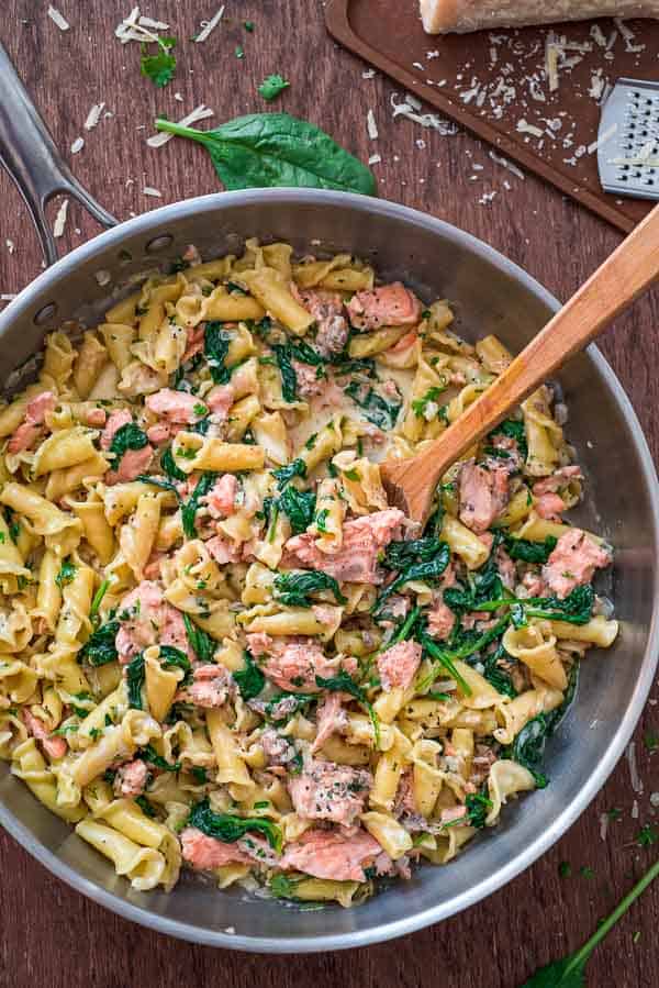salmon pasta with spinach