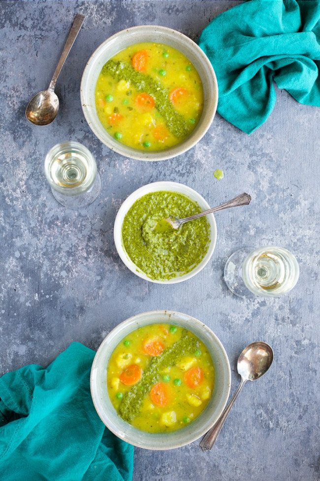 Samosa Soup With Cilantro Mint Chutney