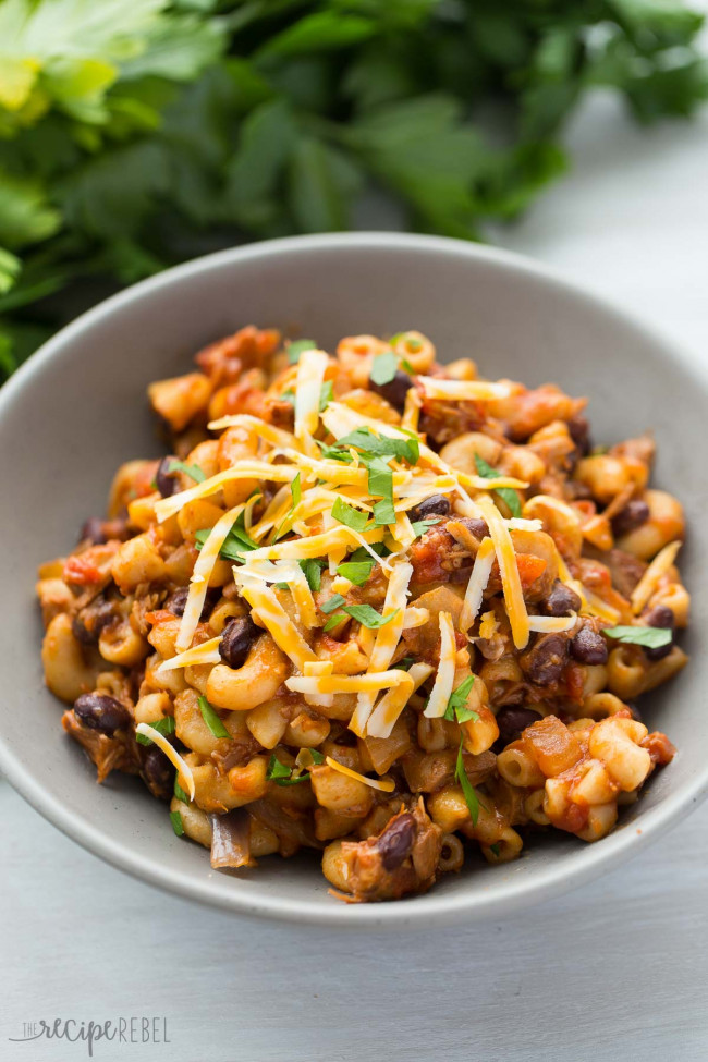 Slow Cooker BBQ Chicken Chili Mac: Crockpot Meal!