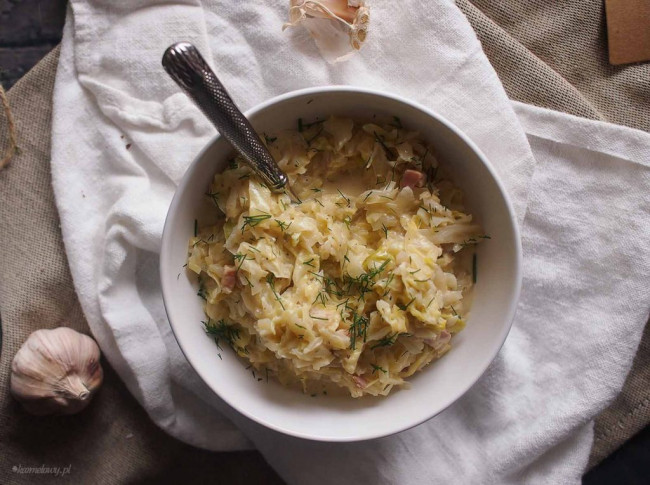Creamy cabbage with bacon