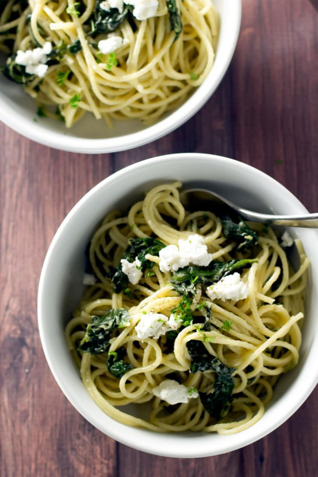 Spaghetti with Spinach and Goat Cheese