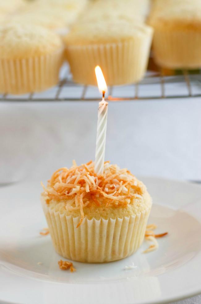 Toasted Coconut Cupcakes with Coconut Glaze