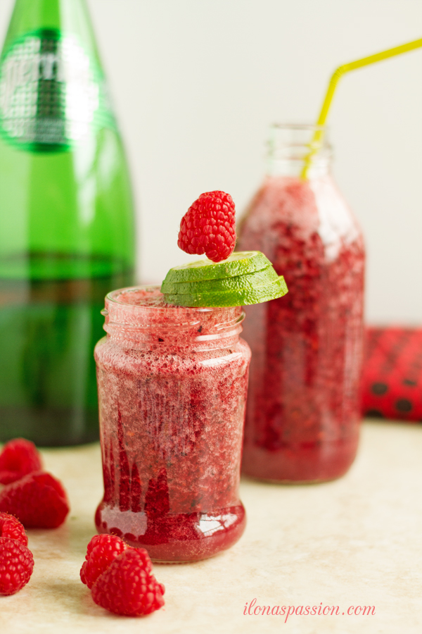 Triple Berry Sparkling Fizzy Water