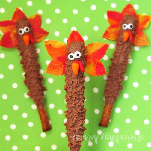 Thanksgiving Day Treats – Chocolate Turkey Pretzel Pops