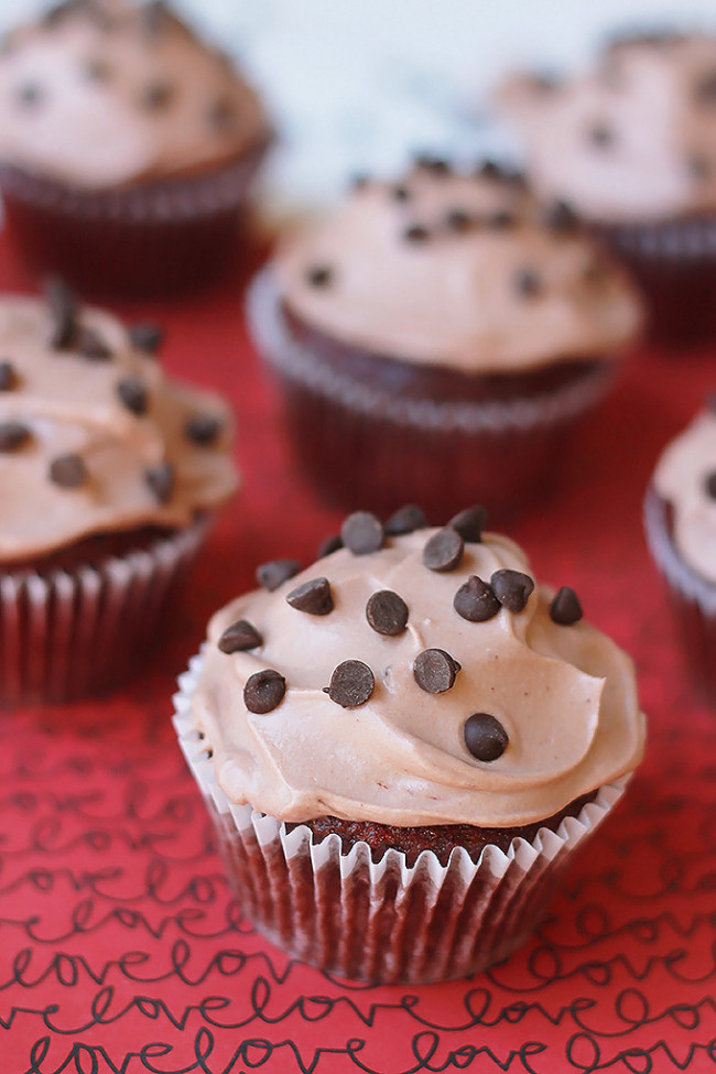 vegan red velvet chocolate chip cupcakes