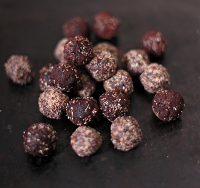 cranberry and almond energy balls