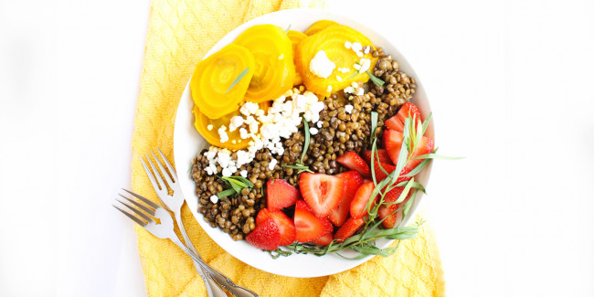Golden beet and lentil salad with strawberries 
