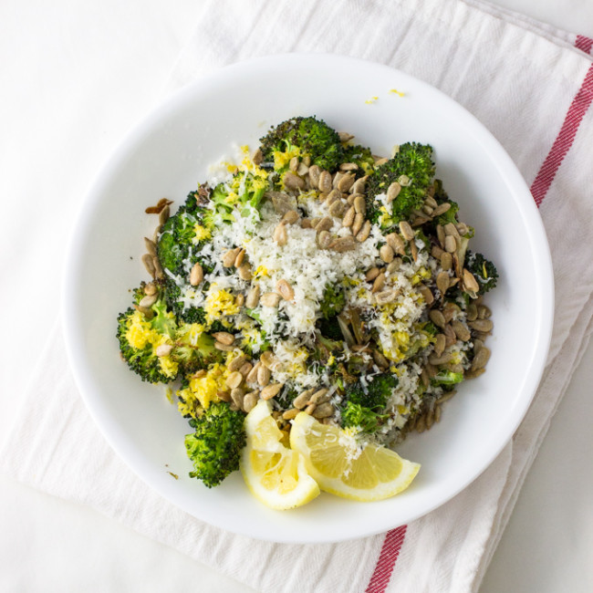 Roasted broccoli and garlic salad