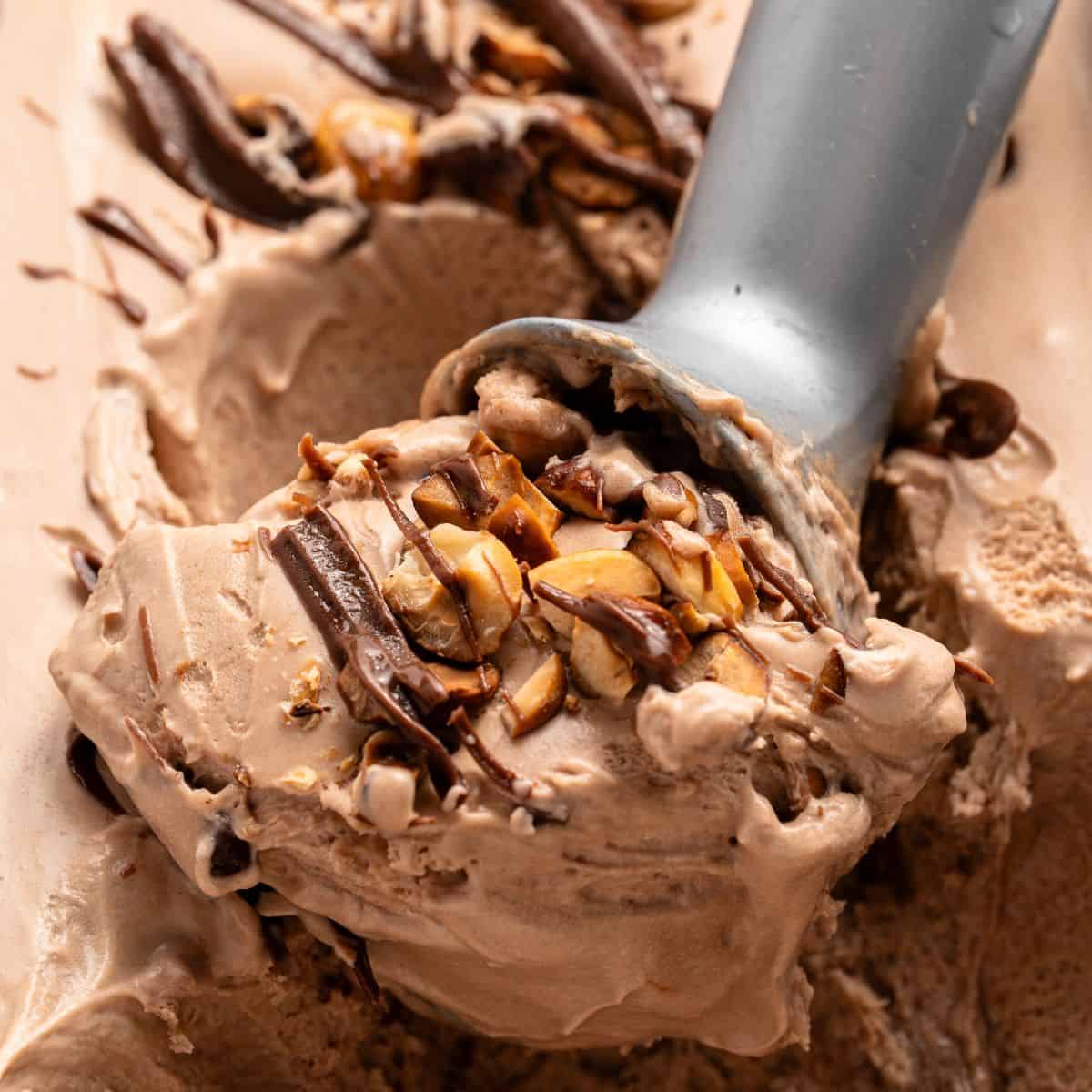 Nutella Ice Cream (No-Churn and 4 Ingredients)