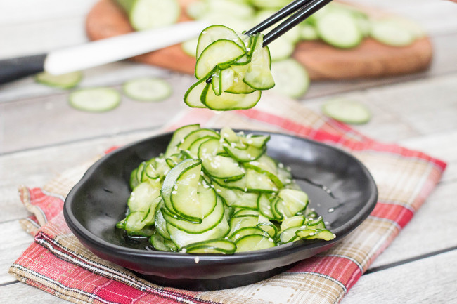 Japanese Cucumber Salad Recipe -sunomono - Sweet & Tangy