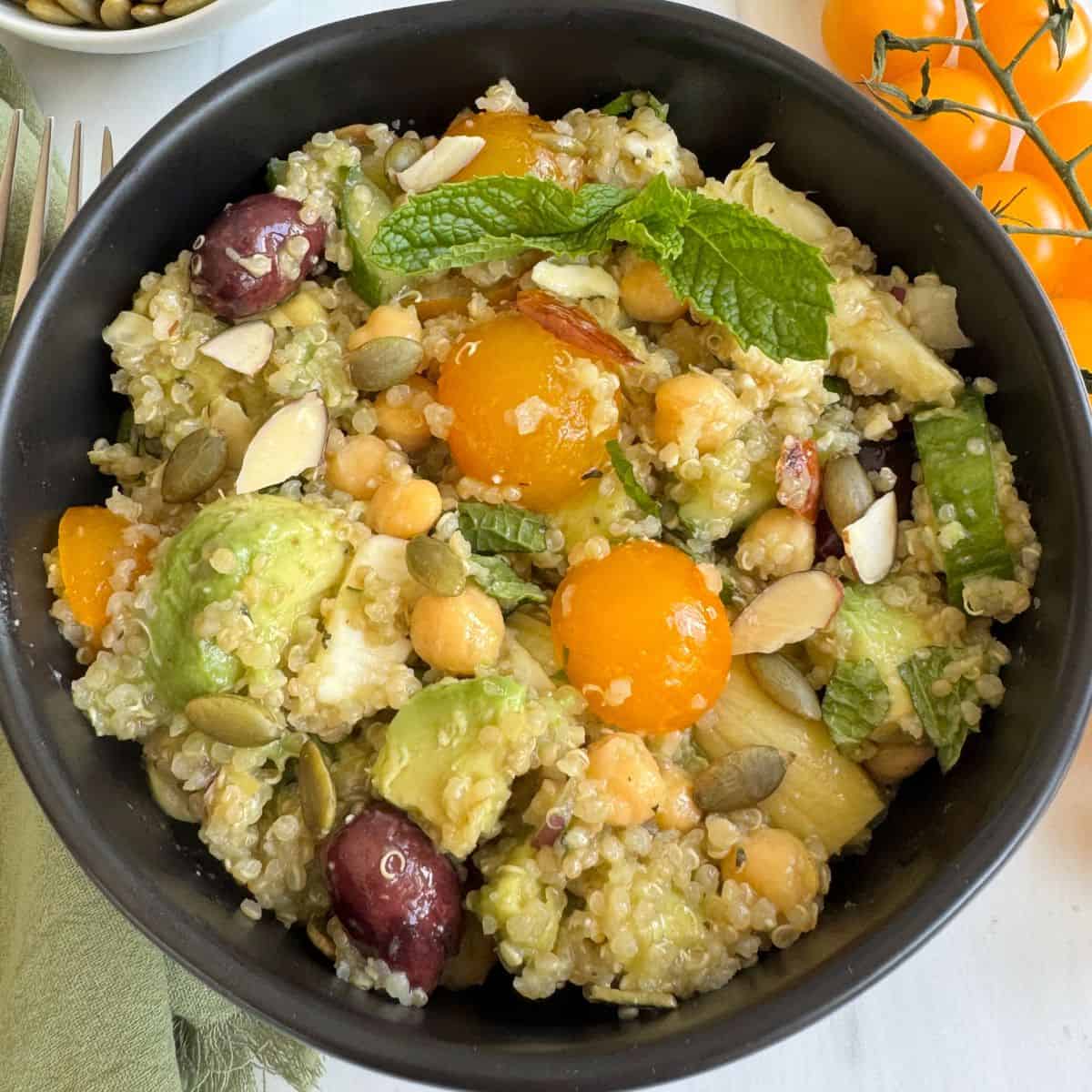 Zesty Quinoa Salad With Lemon Vinaigrette