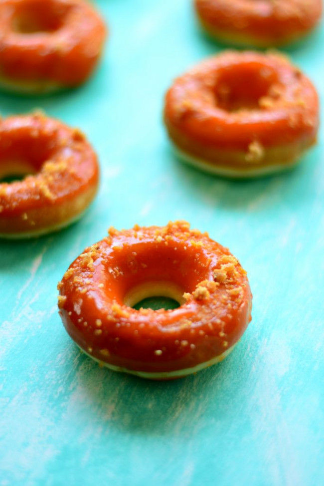 BAKED Peach Jelly Donuts - Glazed and Filled