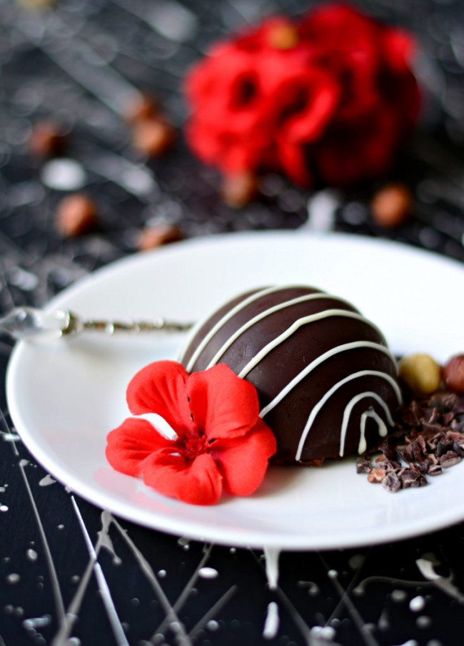 Mini Chocolate Hazelnut Cheesecake Bombes