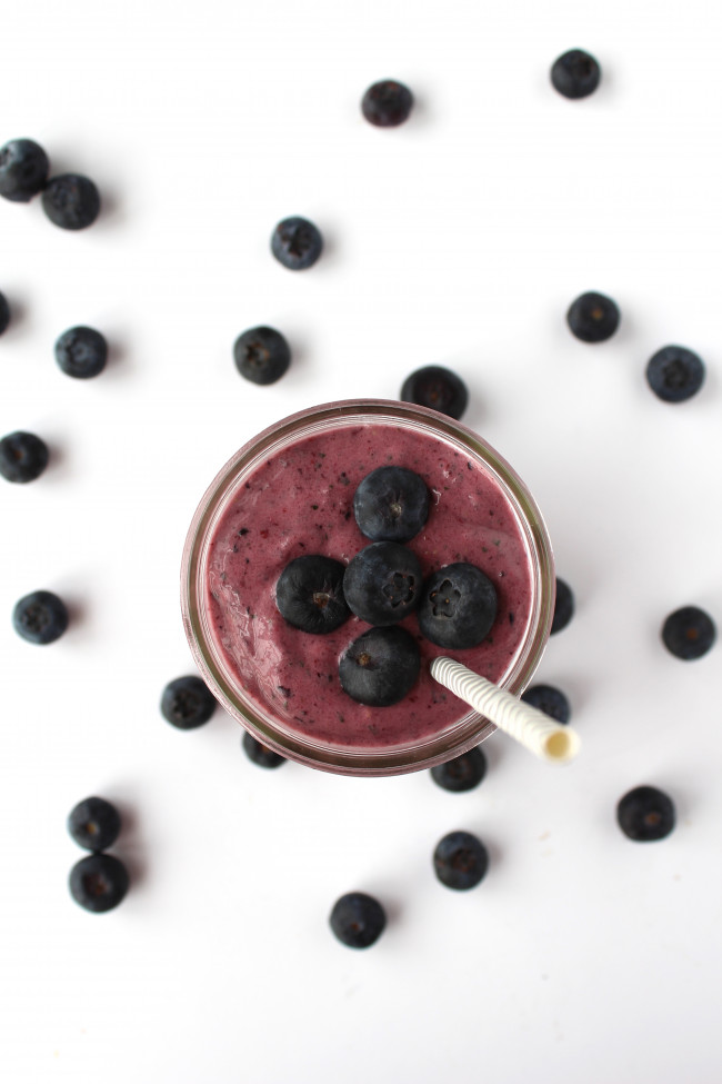 Creamy Superfood Berry Smoothie