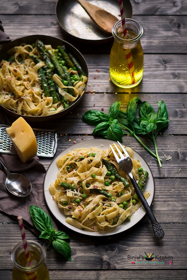 Fettuccine Alfredo With Asparagus And Peas