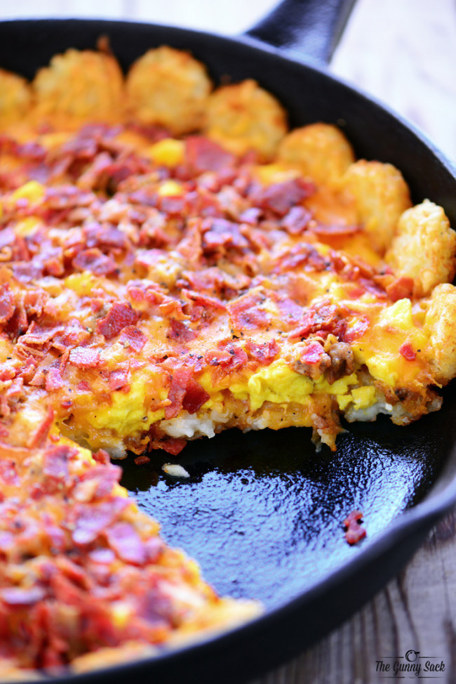 Tater Tot Breakfast Pizza with Video
