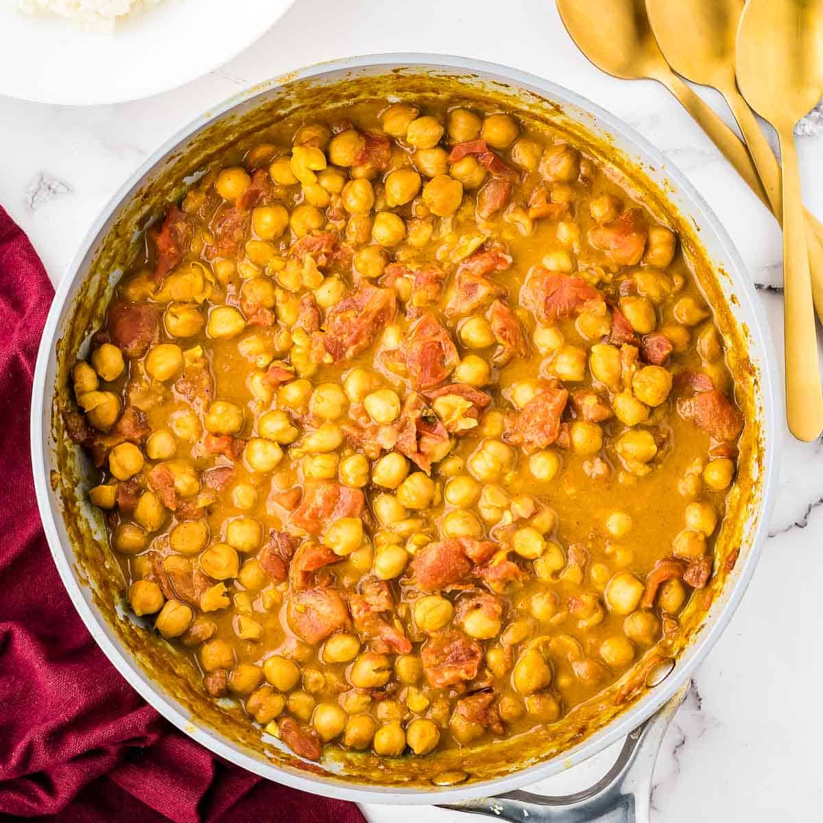 One Pot Vegan Chickpea Curry