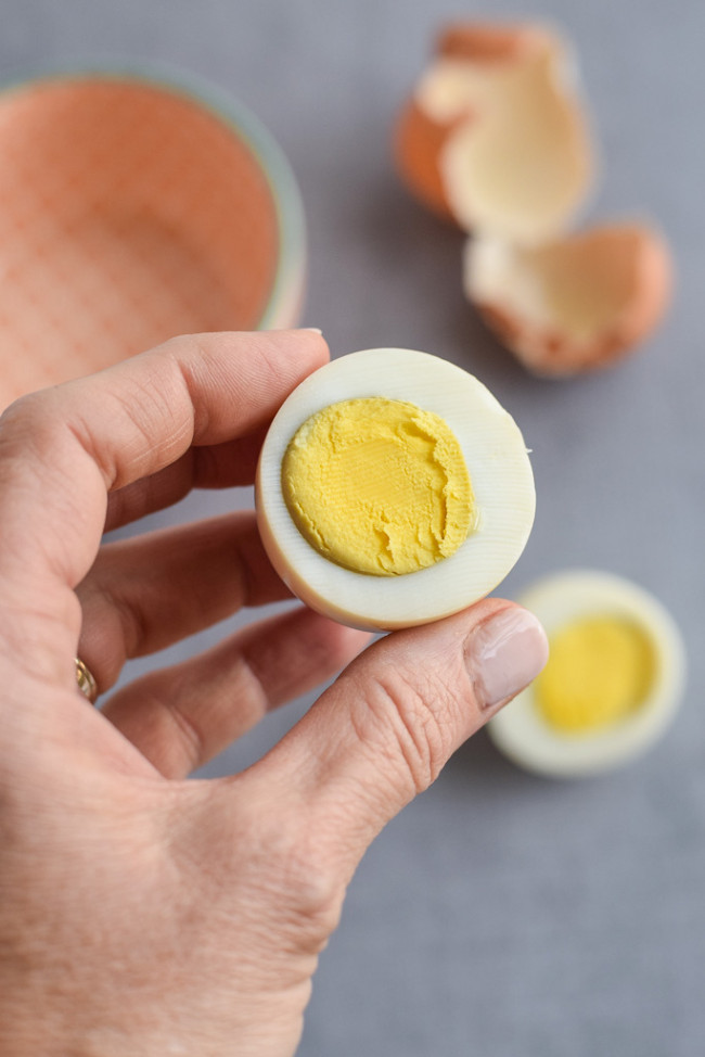 easy peel hard boiled eggs - instant pot 
