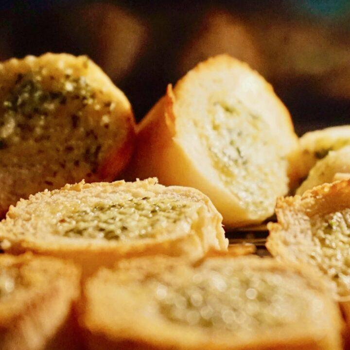Garlic Bread Recipe with only 4 ingredients