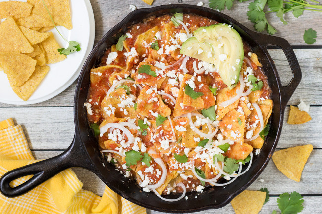 How To Make Chilaquiles Rojos In A Flash - Cooking The Globe