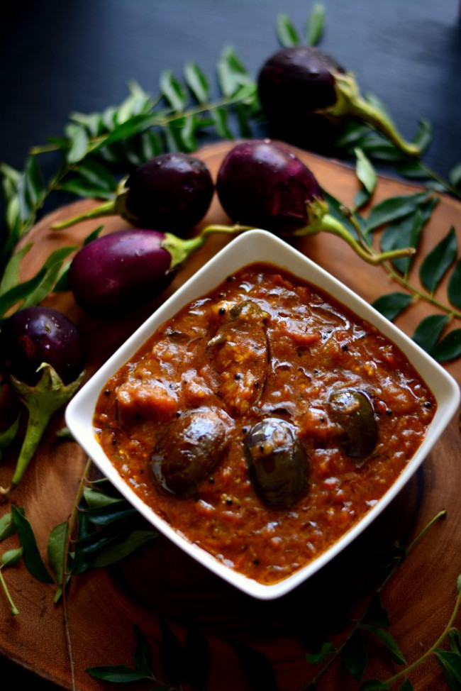 Kathirikkai Kuzhambu -Brinjal curry