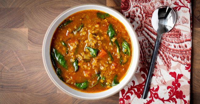 indian red lentil soup with spinach