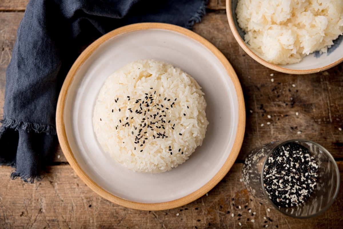 Thai Sticky Rice (rice cooker and saucepan method)