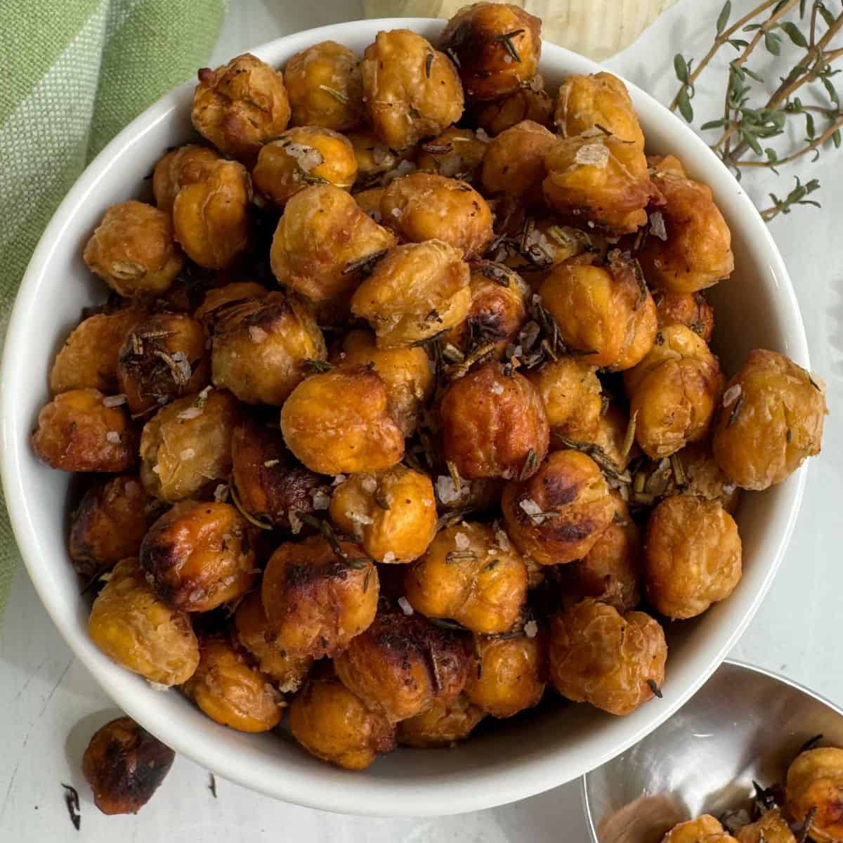 Mediterranean Roasted Chickpeas