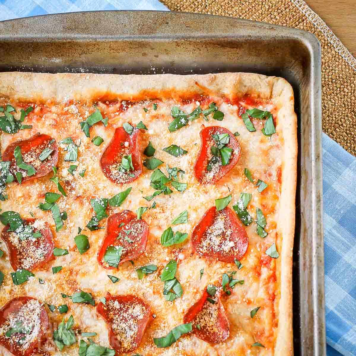 Easy and Quick Pan Pizza