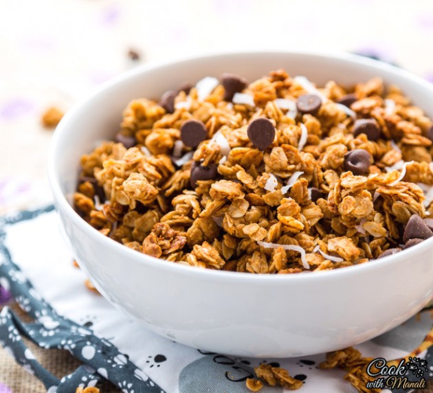 Peanut Butter Chocolate Chip Granola With Coconut