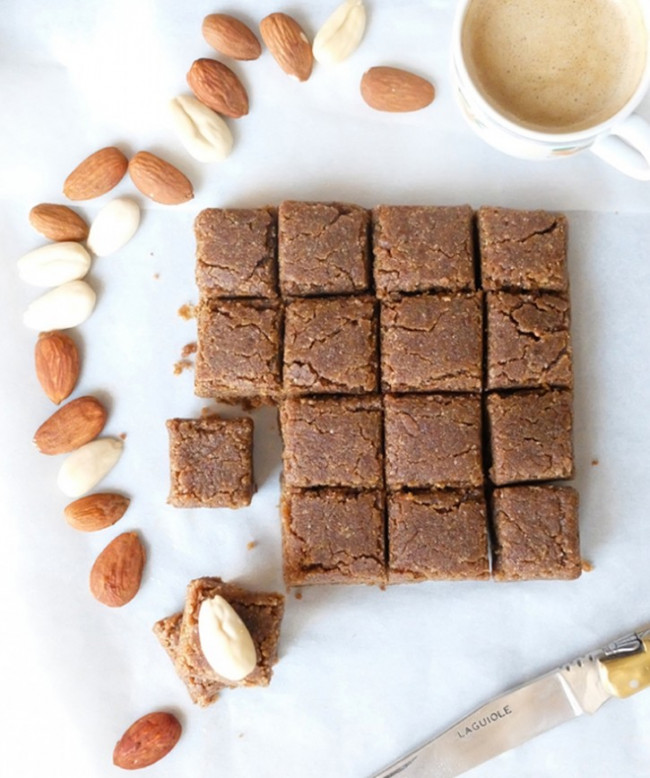 Almonds And Sesame Moroccan Bites - Sellou