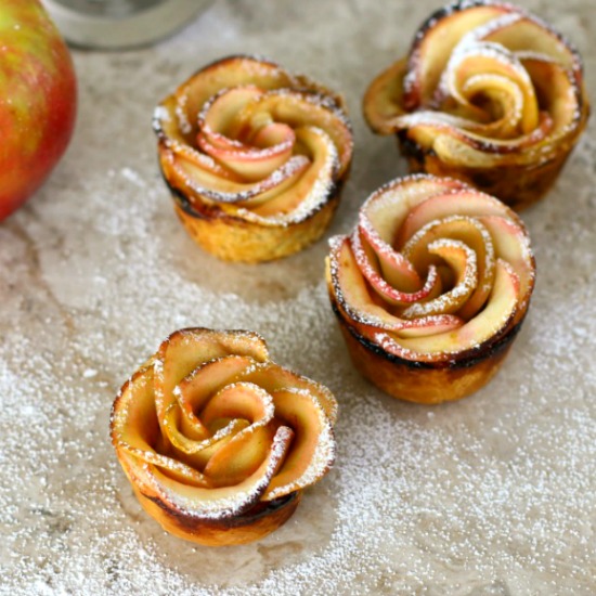 Baked Apple Pie Roses