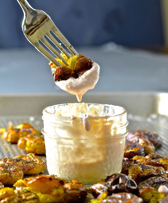 Dilly Smashed Baby Potatoes With Creamy Horseradish Sauce 