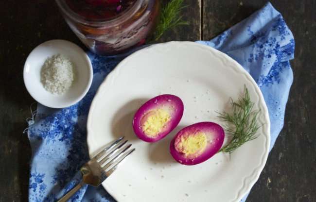 Pickled Eggs With Fresh Beets And Dill