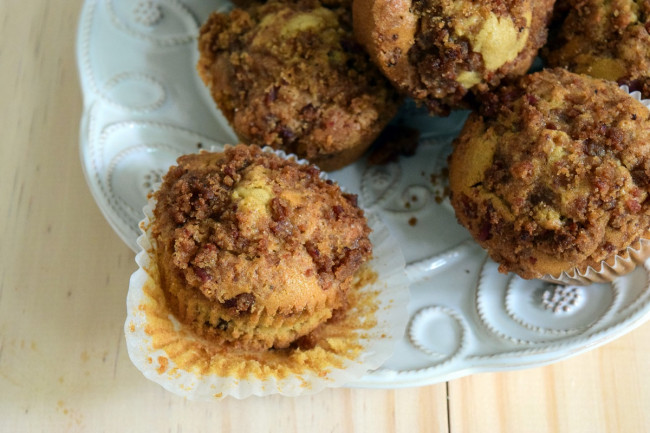maple bacon muffins with a brown sugar-bacon streusel