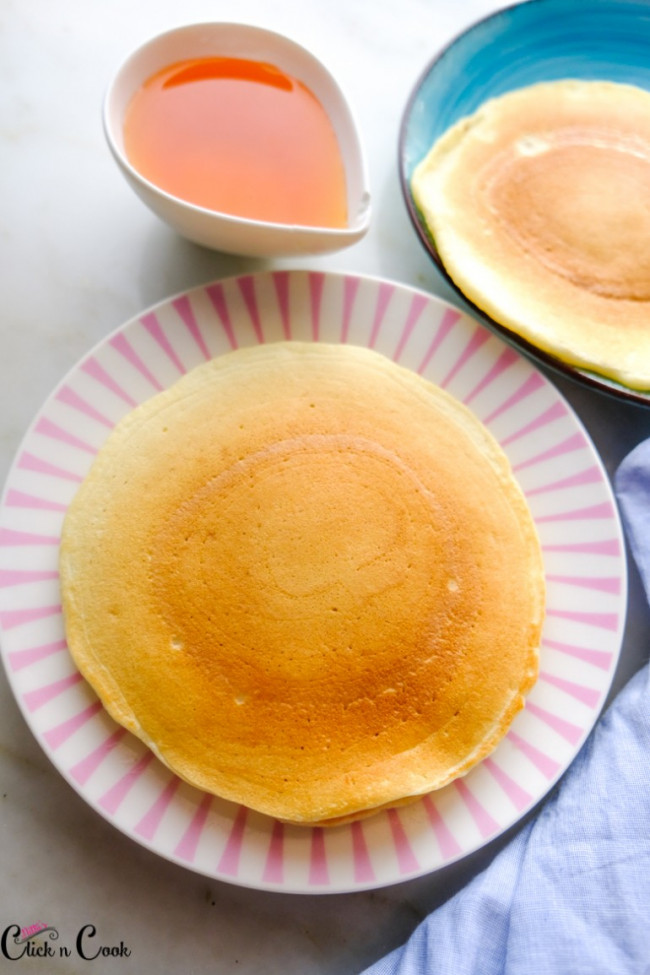 Easy And Fluffy Buttermilk Pancakes