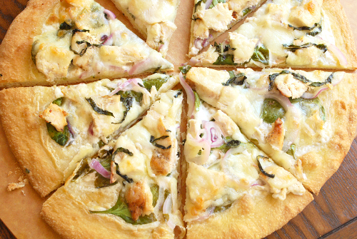 Chicken Alfredo Pizza with Spinach and Red Onions