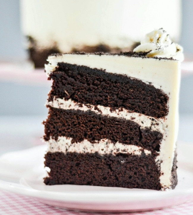 chocolate cake with cookies and cream filling
