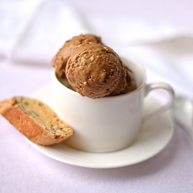 coffee ice cream with pecan biscotti