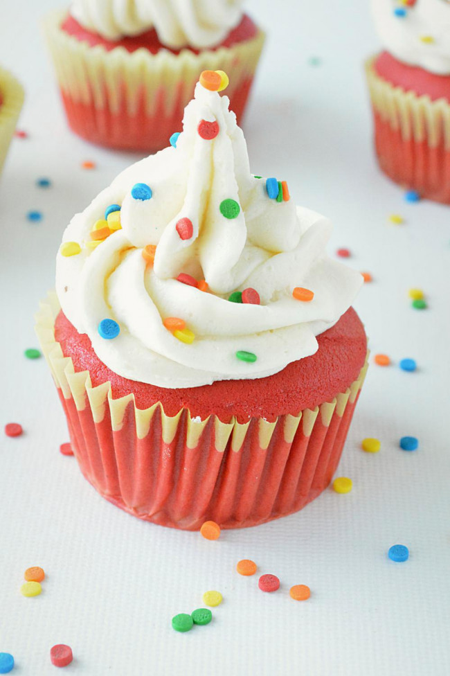 eggless red velvet cupcakes