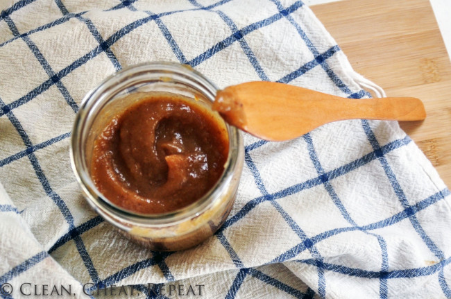 Easy 2-Ingredient Date Caramel (Clean)