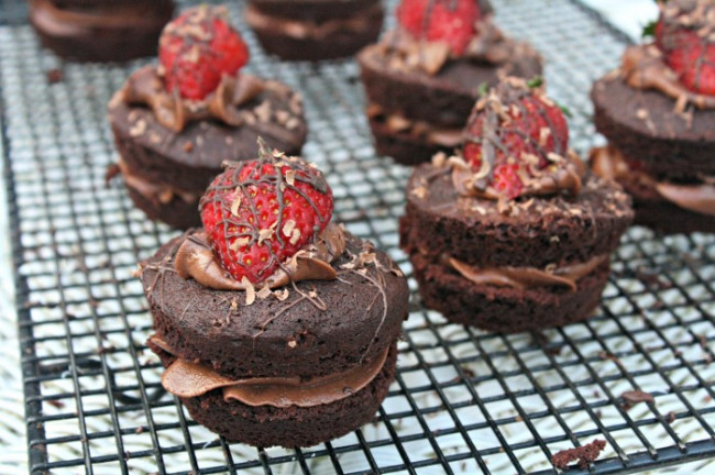 Chocolate-covered Strawberry Cakes