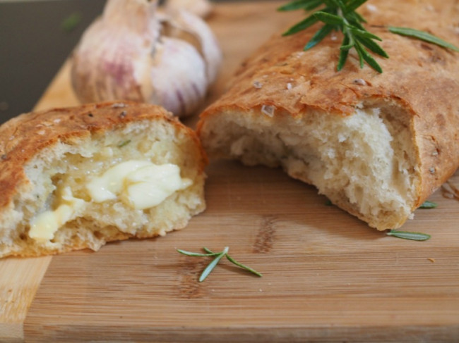 Garlic and Rosemary Bread