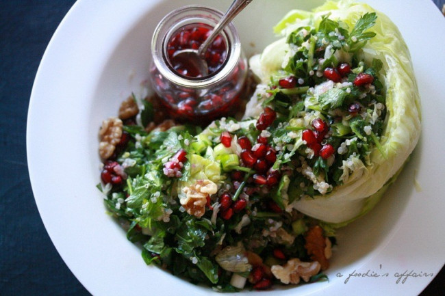 Parsley salad with Pomegranate and Quinoa
