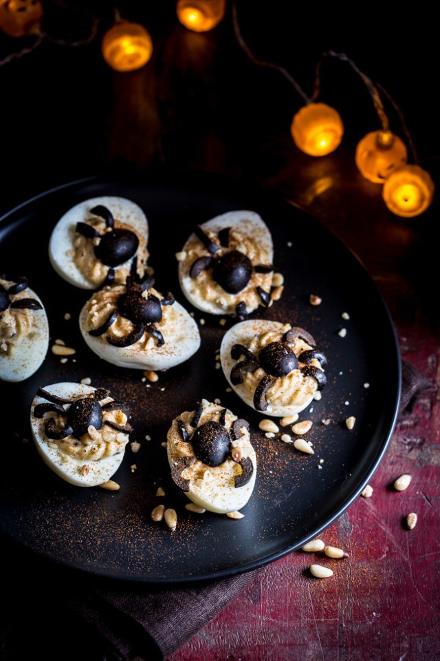 Dudefood Tuesday: Scary Spider Eggs for Halloween