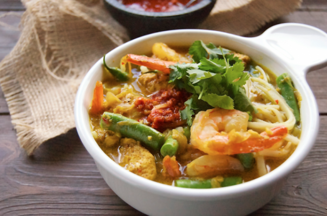 Malaysian Curry Laska With Chicken & Shrimp
